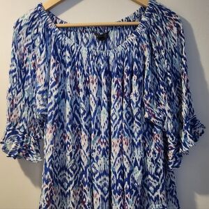 Elegant Blue Patterned Blouse